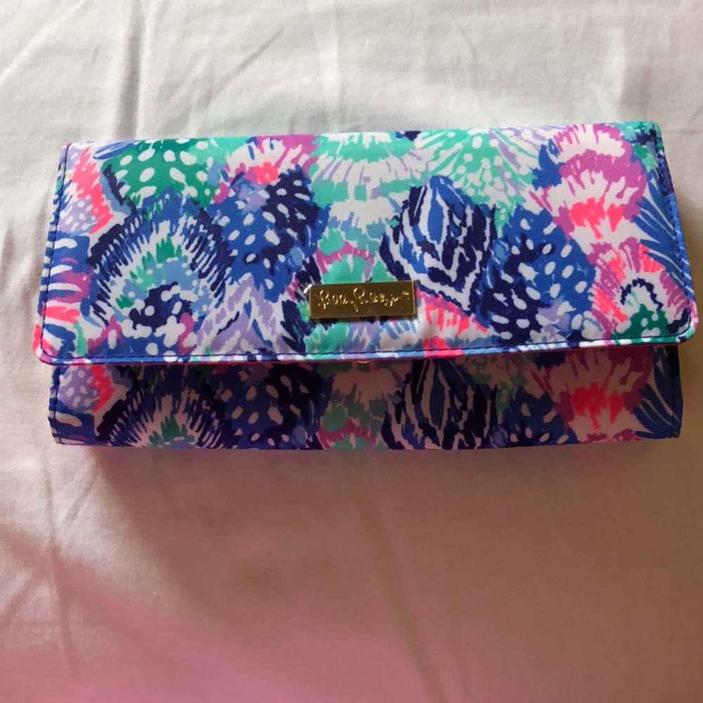 Lilly Document Holder